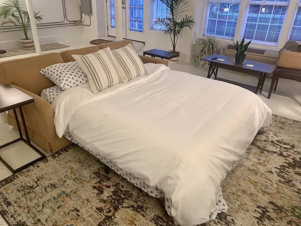 Ganze Wohnung, Trendy & Spacious Apartment on Chicken Alley, in the heart of Downtown Asheville in Blue Ridge Parkway, Asheville