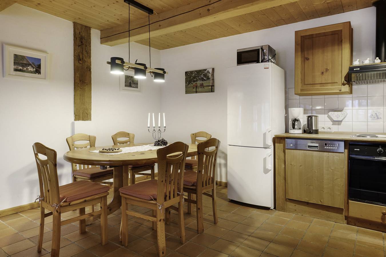 Ganze Wohnung, Ferienwohnung 'Haus Mühlenhof 5' mit Gemeinschaftsgarten und Wi-Fi in Hillgroven, Wesselburen und Umgebung Region