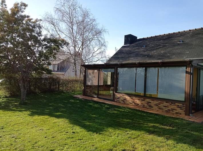 Location de vacances pour 4 personnes, avec terrasse à Pléguien