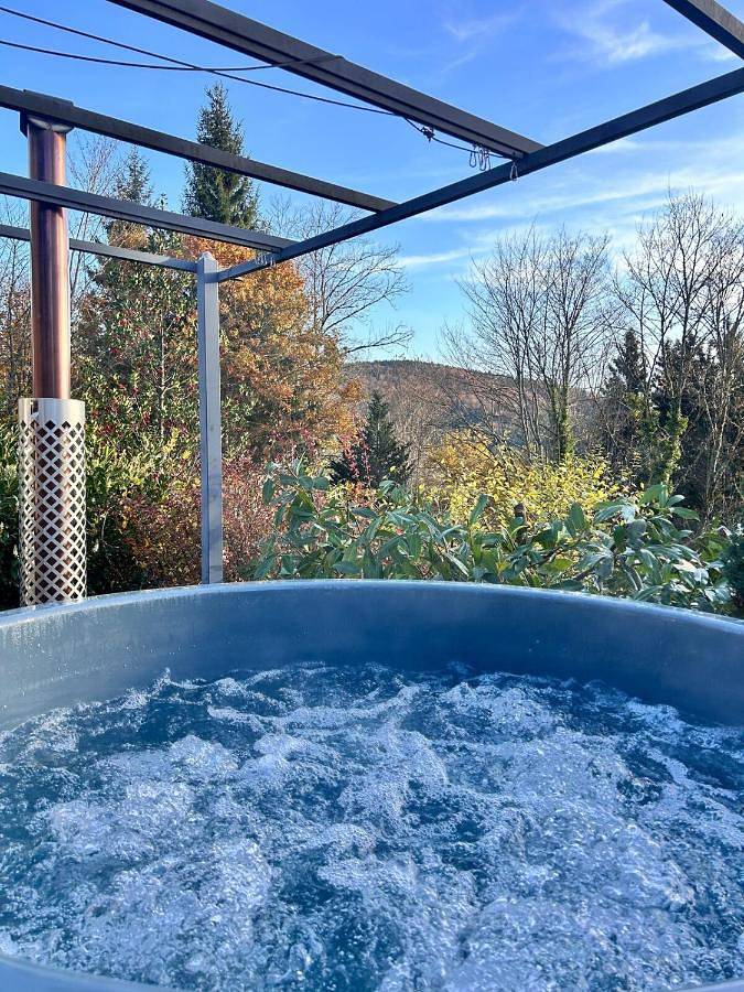 Location de vacances pour 2 personnes, avec jardin et sauna ainsi que vue et terrasse à Colroy-la-Roche