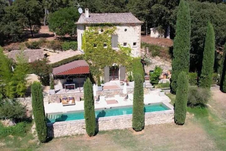 Location de vacances pour 8 personnes, avec terrasse et jardin à Aubais - 3