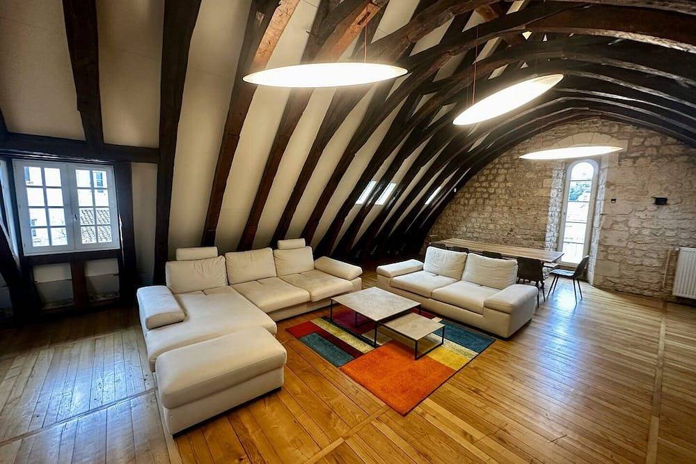Entire apartment, Les Arches in Poitiers, Vienne