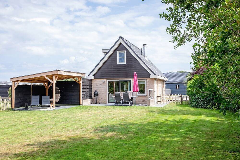Ferienhaus in der Nähe der Dünen in Den Burg, Westfriesische Inseln