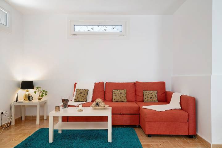 Entire apartment, Holiday Apartment 'Casa Rosi' with Private Terrace and Wi-Fi in La Santa, Tinajo
