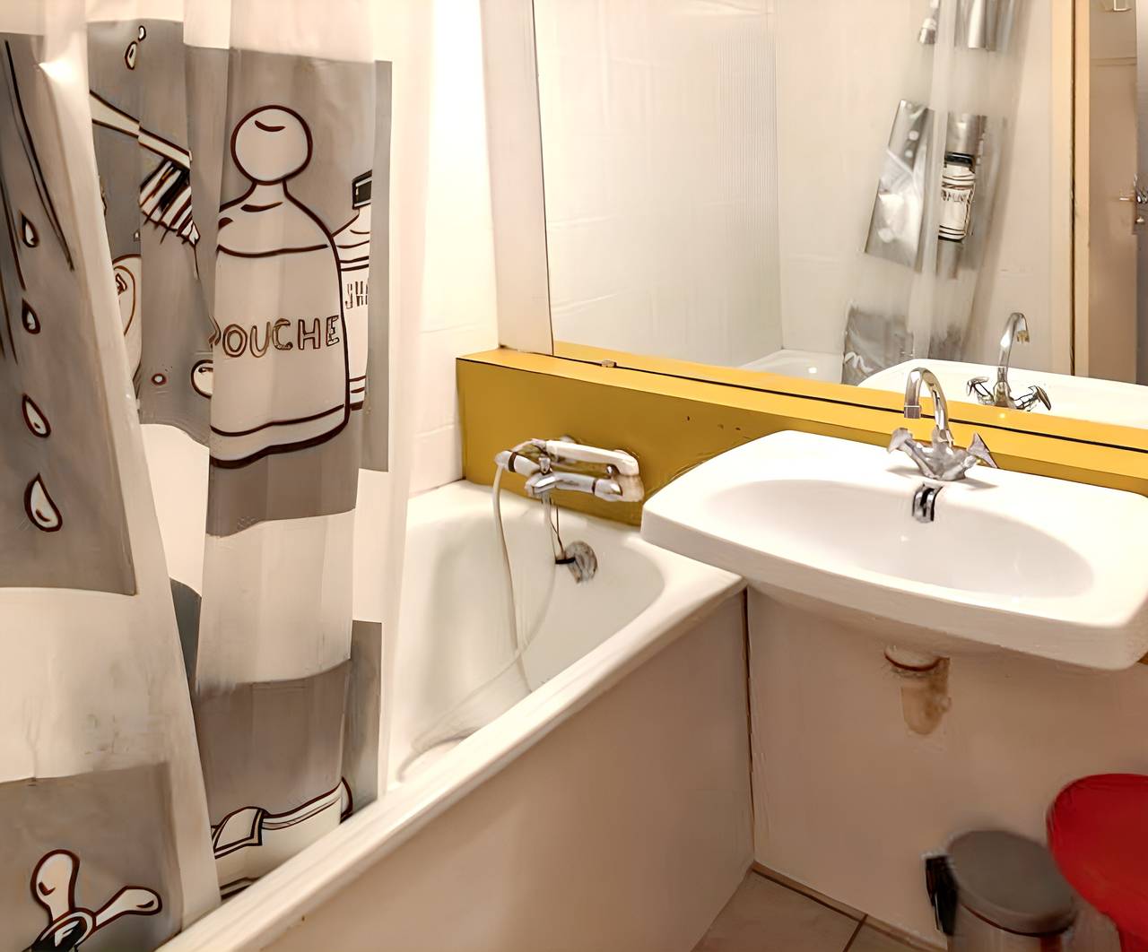 Entire apartment, Comfortable apartment in Le Corbier of 22 m² with balcony in Le Corbier, Villarembert