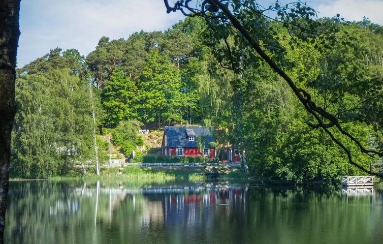 Feriehus for 5 personer, med Terrasse og Hage i tillegg til Innsjøutsikt i Västkusten