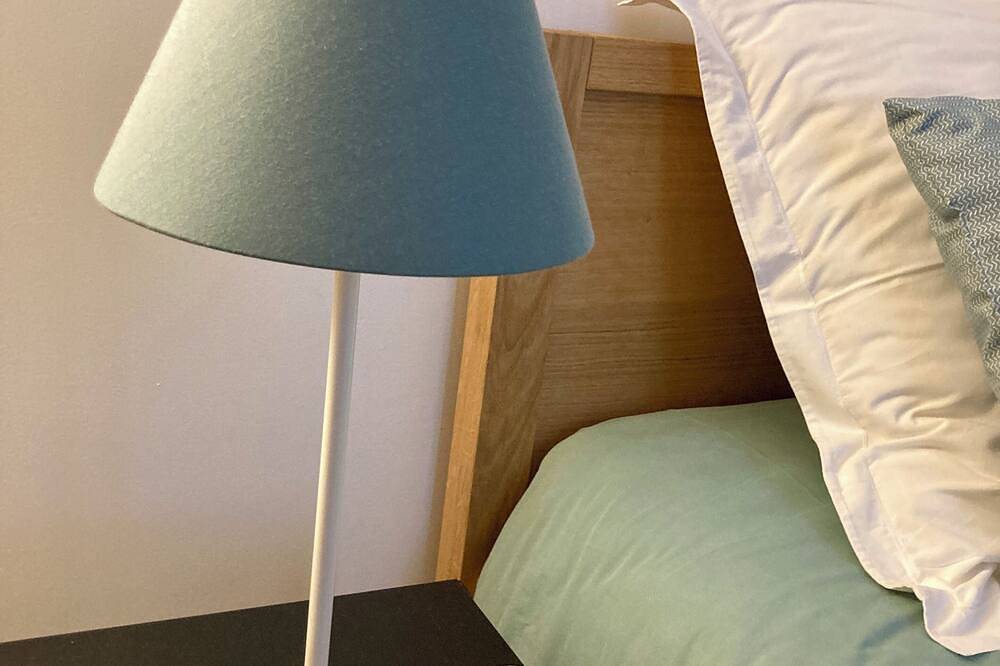 Chambre Grand Confort, Dans Maison, Avec Jardin et Terrasse, Paris Centre in Paris, Ile de France