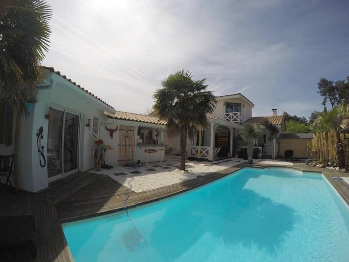 Maison d’hôte pour 2 personnes, avec Terrasse et Jacuzzi ainsi que Jardin et Piscine à Arcachon