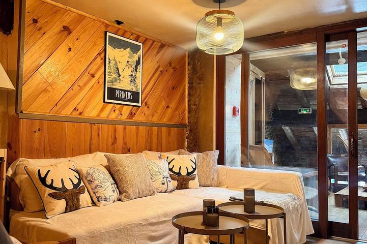 Location de vacances pour 13 personnes, avec jardin à Fontrabiouse - 2