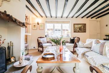 Vacation Rental for 4 Guests in Rivenhall, Essex, Picture 2