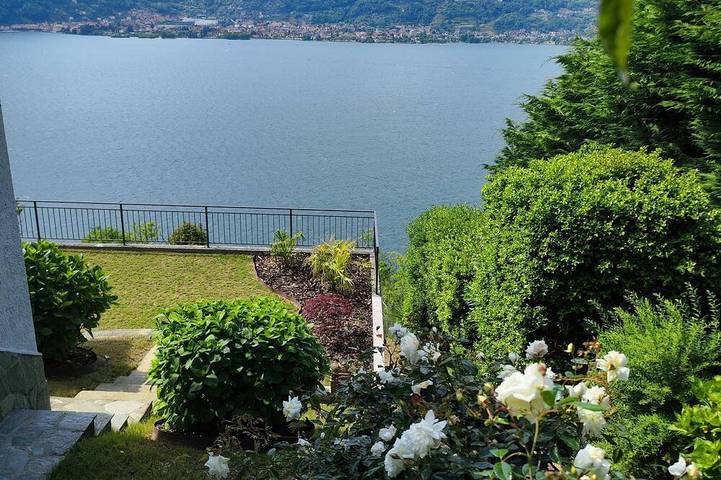 Laguna Blu - Villa da sogno con idromassaggio panoramico sul Lago di Como in Olgiasca, Colico