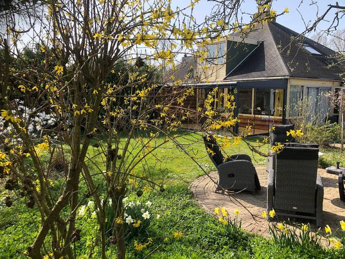 Vakantiehuis voor 4 personen, with tuin and terras as well as zwembad, kindvriendelijk in Stavenisse