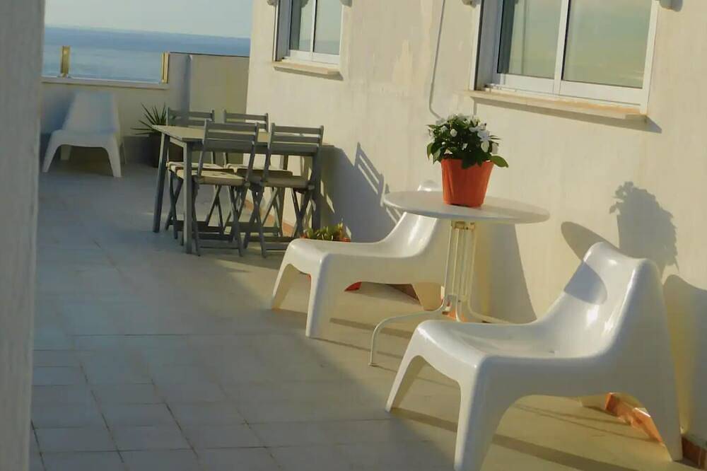 Entire apartment, 3Bed Penthouse Apt with Private Terrace & Balcony in Playa Carrer La Mar, el Campello