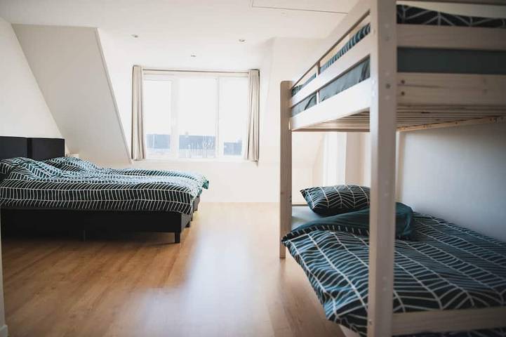 Spacious vacation home 5 min steps from city center. in Brügge, Westflandern