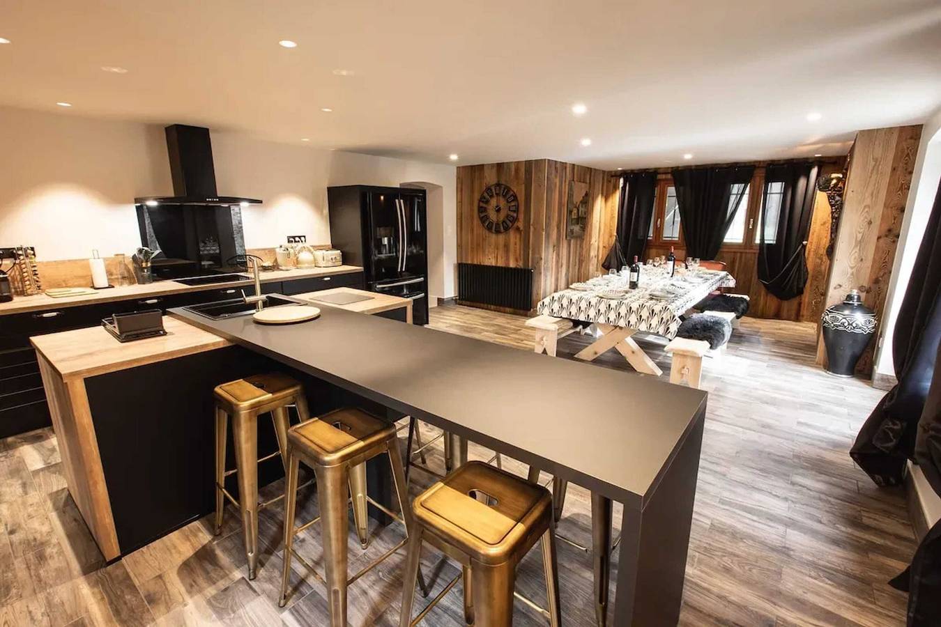 Entire holiday apartment, Spacious House in Vielle-Aure with Fireplace in Vielle-Aure, Pyrenees National Park