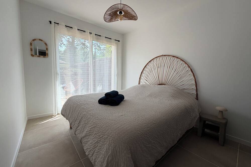 Cozy house with a hot tub in Audenge, Arcachon und Umgebung