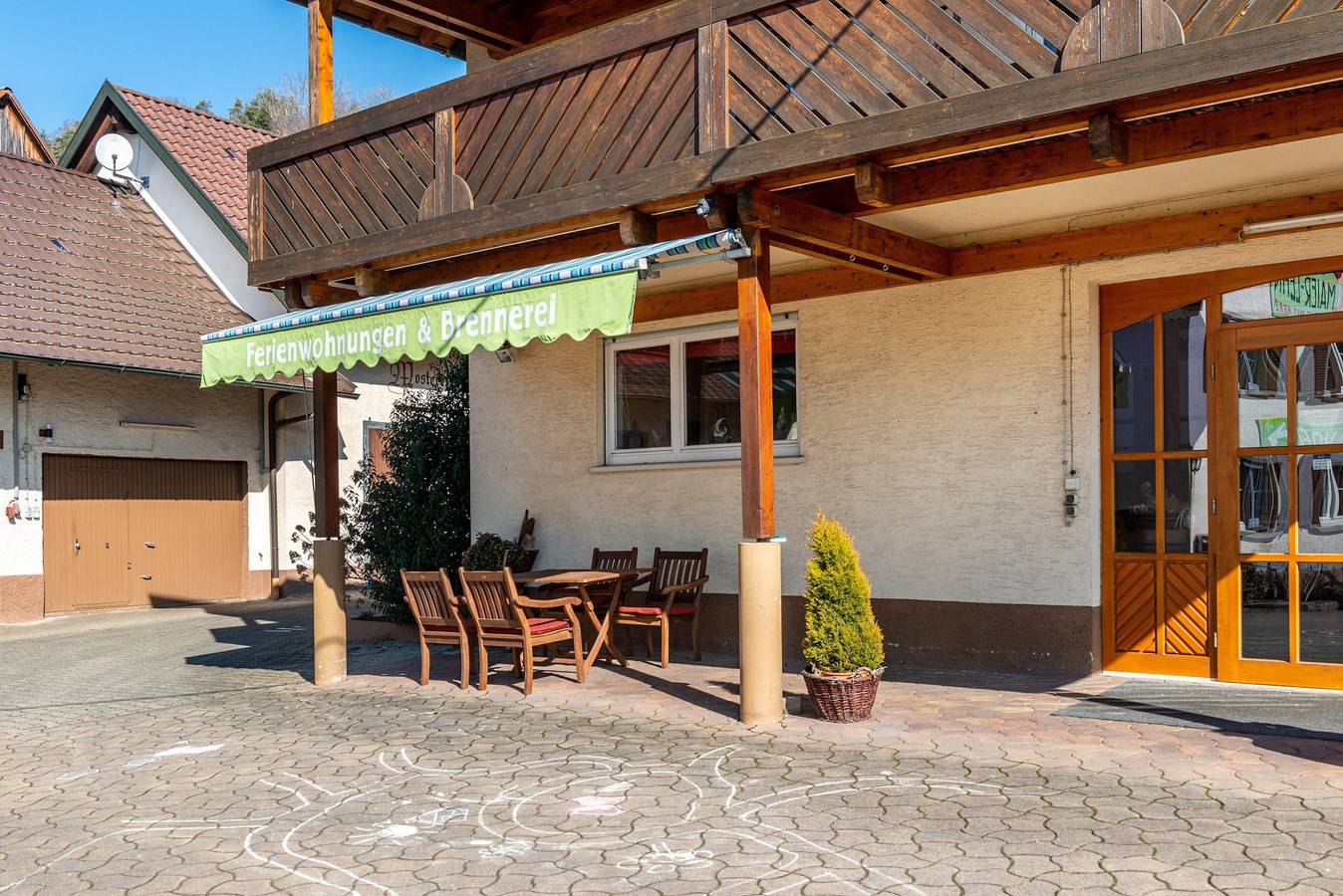 Hel lägenhet, Apartment 'Apfelschnitz' with Shared Garden, Balcony and Wi-Fi in Stockach, Landkreis Konstanz