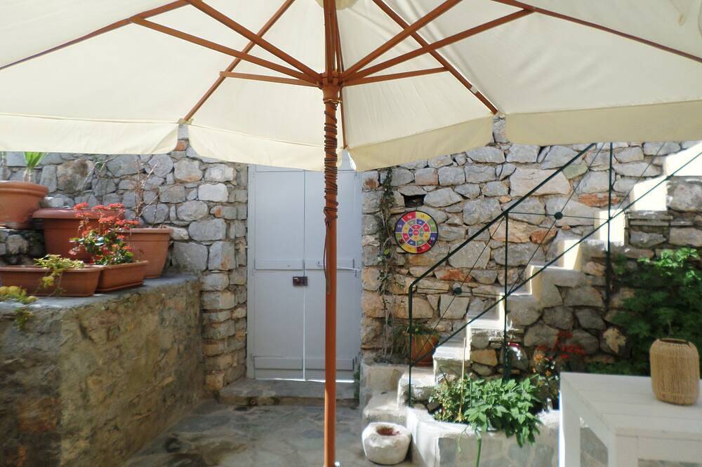 Traditional island house in the heart of Hydra in Hydra