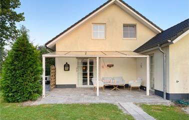 Ferienhaus für 8 Personen, mit Pool und Garten in Flevoland