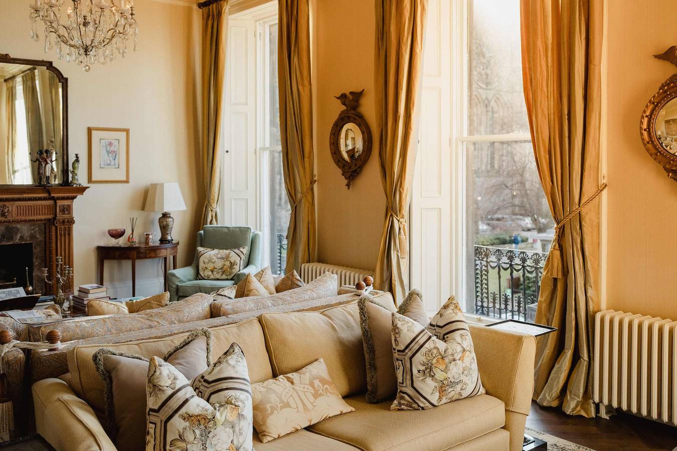 Prestigious City Centre Private Entrance House in Edinburgh, Edinburgh and Lothian
