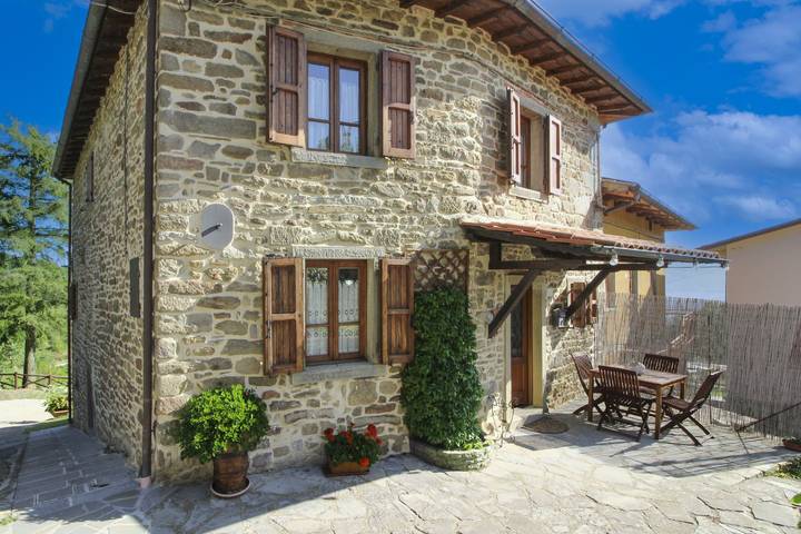 Villa für 8 Personen mit Pool in Castel Focognano, Casentino