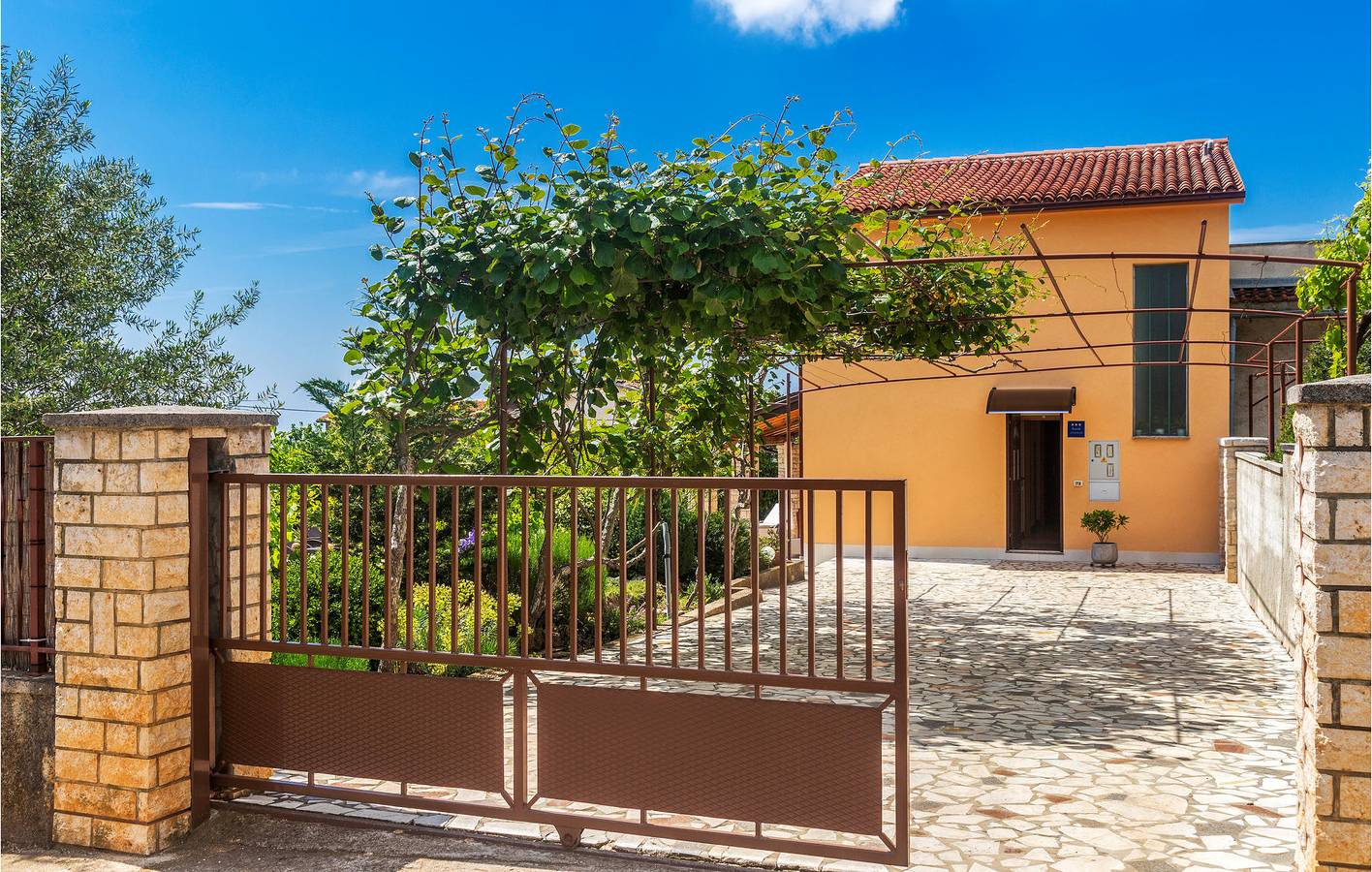 Ferienhaus für 8 Personen mit Terrasse in Peruski, Südküste Istrien
