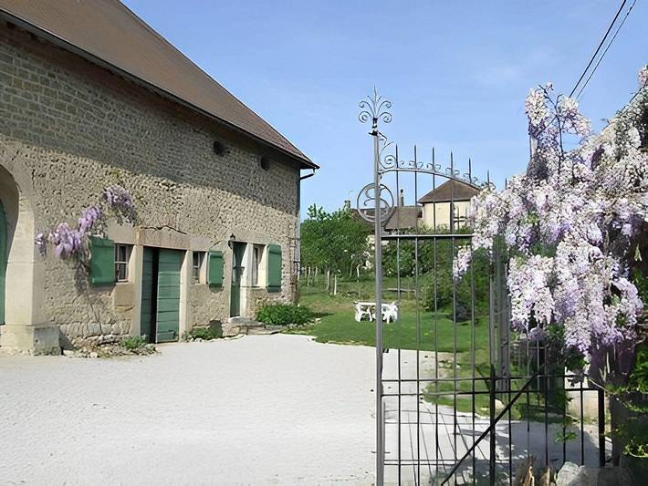 Gîte pour 8 personnes, avec jardin et terrasse dans le Doubs - 2