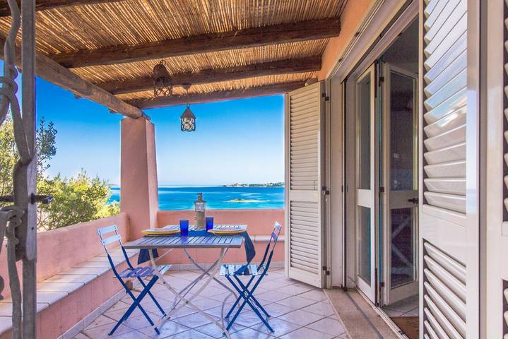 Gîte pour 2 personnes, avec balcon/terrasse à Arzachena
