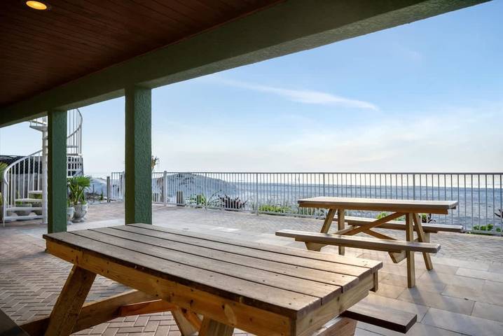 Vacation rental for 7 people, with terrace, with pets in Indian Rocks Beach