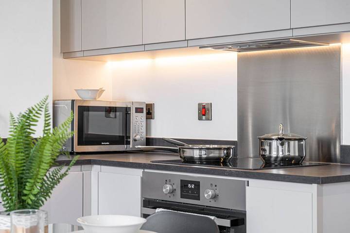Entire apartment, Central Solihull 2-Bed â¢ Wifi â¢ Nec in Solihull, Birmingham Area