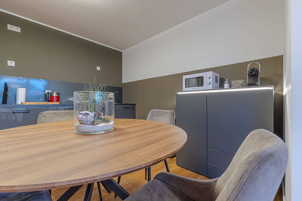 Apartamento entero, 85qm Garten Suite mit 2 Schlafzimmern / Terrasse und Garten in Willich, Lower Rhine