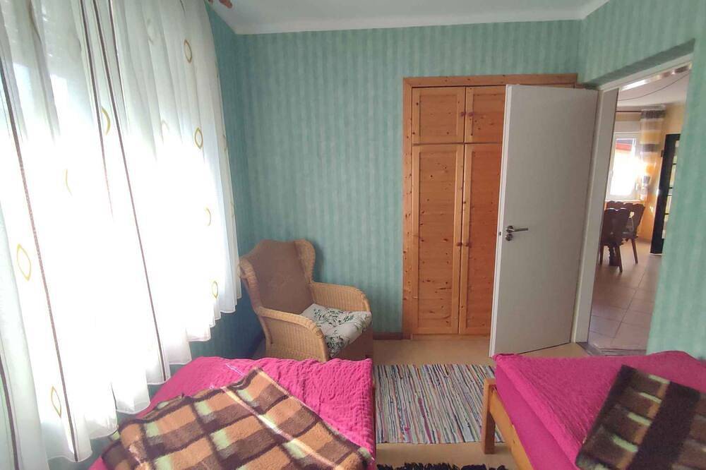 Ferienhaus nur 450 m vom Strand mit große Terrasse in Balatonfenyves, Plattensee Südufer