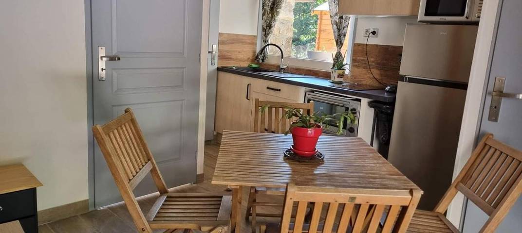 Gîte pour 4 personnes, avec vue et piscine ainsi que terrasse et jardin, animaux acceptés à Valgorge - 4