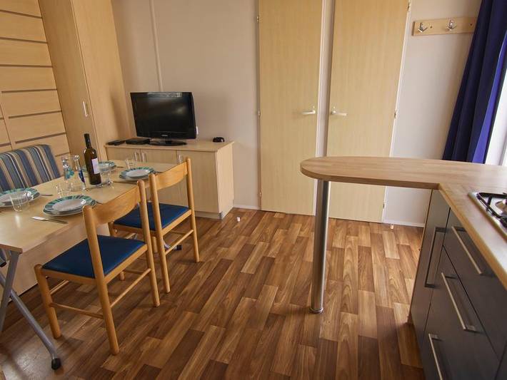 Mobil home pour 4 personnes, avec bassin pour enfant dans Plage de Trestel - 3