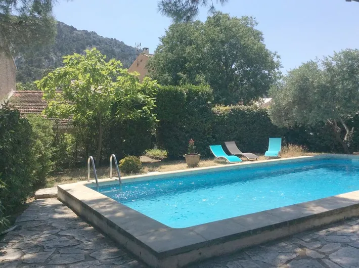 Casa de vacaciones para 8 personas, con vistas además de piscina y jardín, Se admiten mascotas - 1