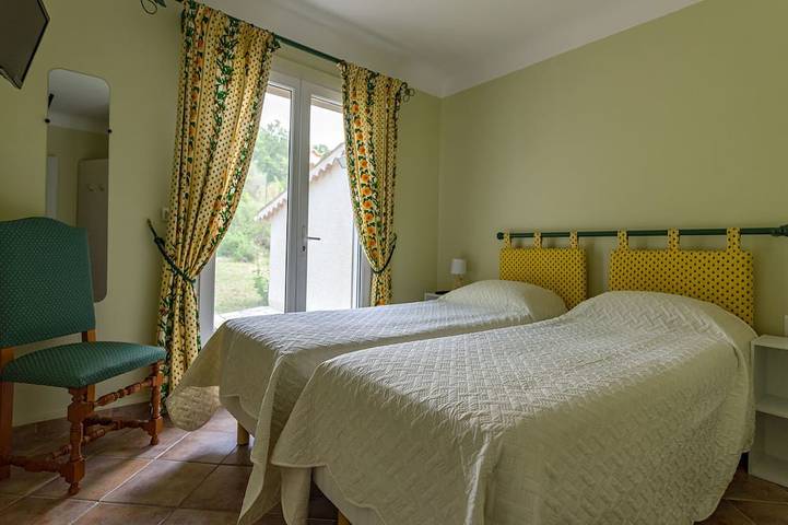 Villa con piscina privada - piscina climatizada - Tranquilo-A a la aldea. in Fayence, Region de Draguignan