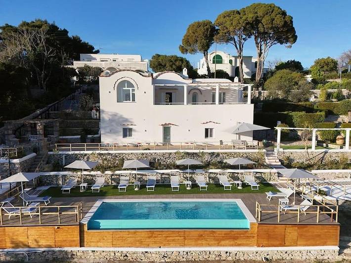Villa per 12 persone, con giardino e panorama nonché piscina a Anacapri