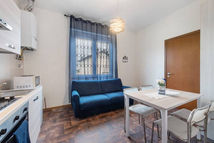 Appartamento intero, Appartamento 'Blu' con terrazza condivisa e Wi-Fi in Alzate Brianza, Brianza