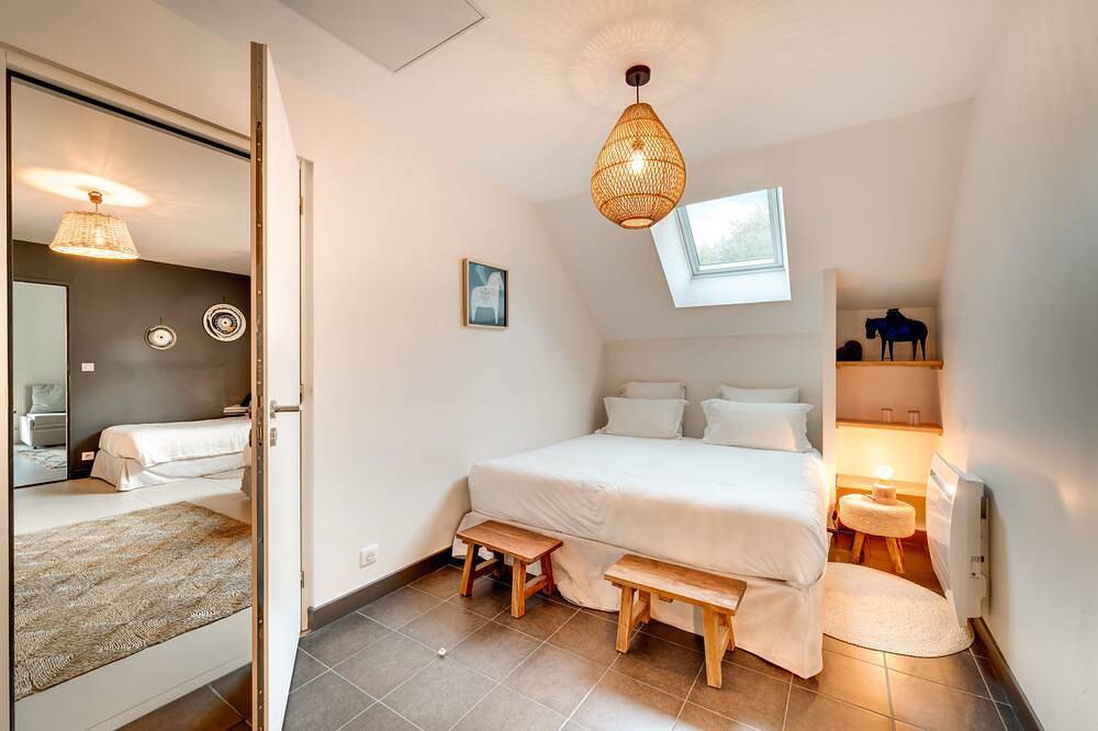 Maison Maitre in the heart of nature for 38 people in Villeneuve-sur-Yonne, Río Yonne