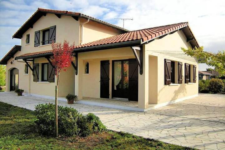 Location de vacances pour 6 personnes, avec jardin dans Castres-Gironde