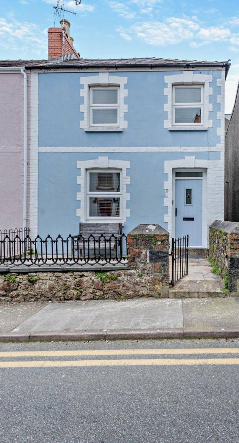 Clareston Cove in Tenby, Pembrokeshire