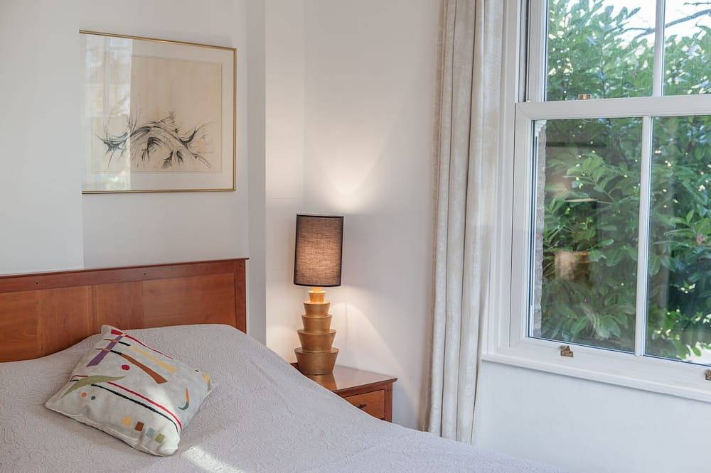 Entire apartment, Luxury Studio on the River Thames at Folly Bridge in Central Oxford in Oxford, Oxfordshire