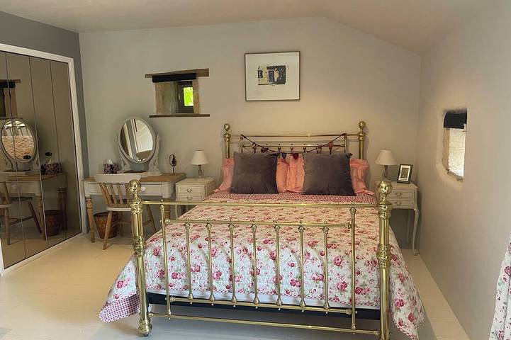 Gîte pour 4 personnes, avec jardin et piscine à Brux - 3