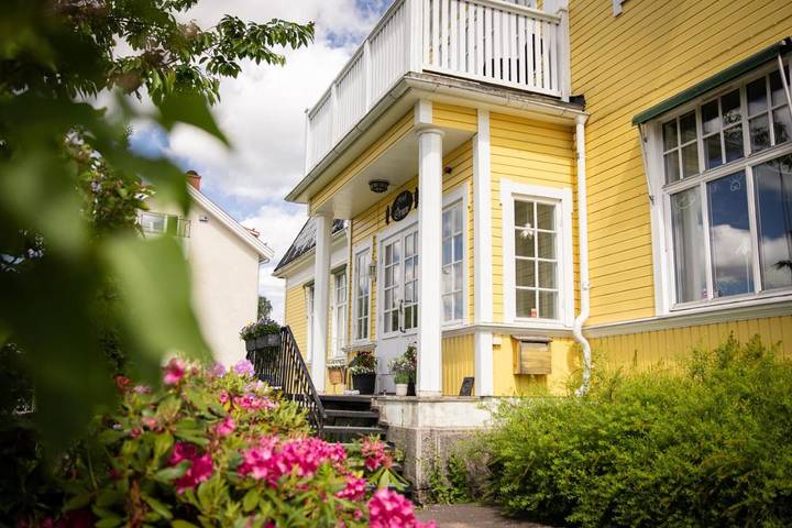 Hotel für 2 Personen, mit Balkon und Terrasse sowie Garten und Ausblick in Torsby