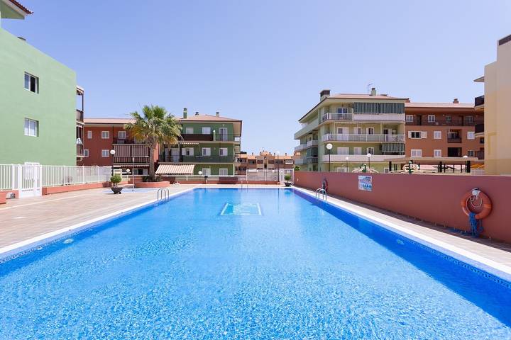 Appartement de vacances pour 4 personnes, avec terrasse et piscine, adapté aux familles - 1