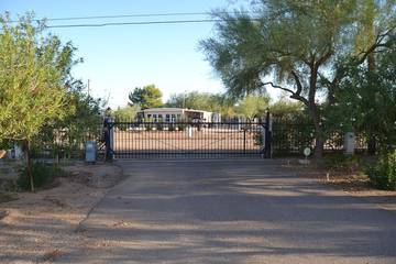Glamping for 2 Guests in Apache Junction, Arizona, Picture 1