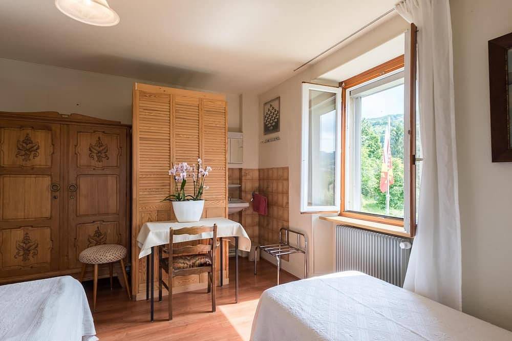 Entire apartment, Apartment-Superior-Ensuite-Mountain view-1er étage-2 terrasses in Munster (Haut-Rhin), Parc naturel régional des Ballons des Vosges