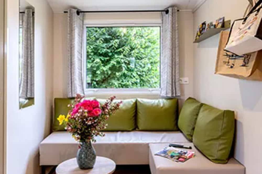 Mobile home with terrace in Pordic for 4 people in Pordic, Côte de Goëlo