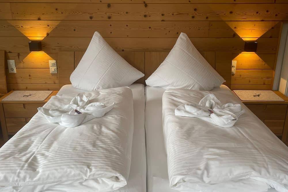 Mehrbettzimmer - Gästehaus Holl - Sommerbergbahnen inklusive in Schattwald, Allgäuer Alpen (Österreich)