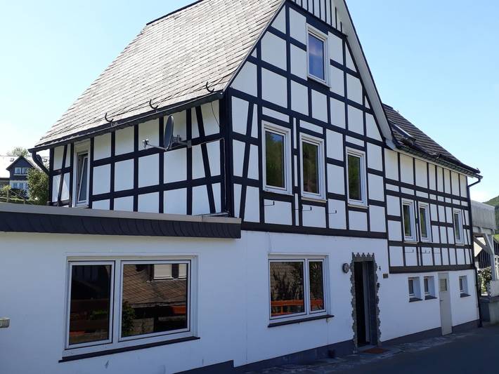 Ferienhaus für 10 Personen, mit Balkon und Terrasse sowie Garten und Ausblick in Westfeld